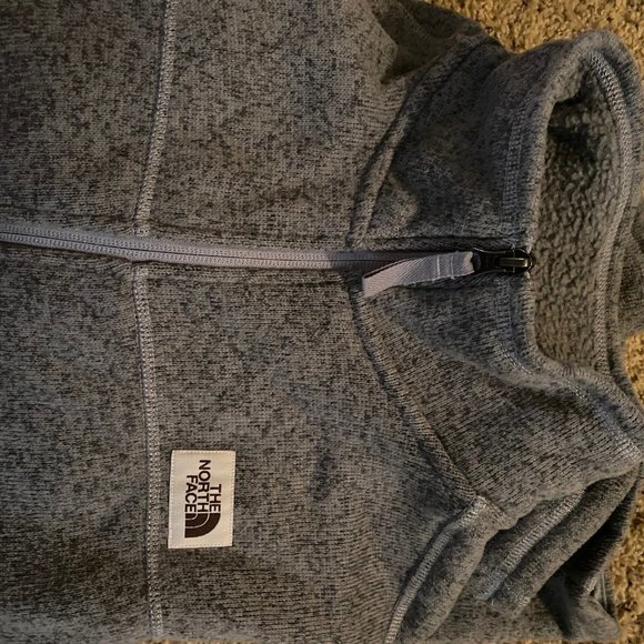 LIKE NEW THE NORTH FACE PULLOVER - Picture 2 of 4